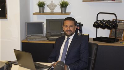 رئيس شعبه الاقتصاد الرقمي والتكنولوجيا يطالب بمعاملة الهواتف المحمولة كسلع اساسيه 