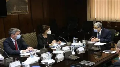 وزير الكهرباء والطاقة المتجددة يناقش مع بنك الإستثمار الأوروبى سبل دعم وتعزيز التعاون المستقبلى