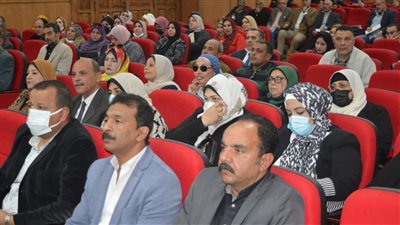 محافظ بورسعيد يتابع سير العمل بالمنظومة التعليمية.. ويهنئ بقدوم رمضان (صور)