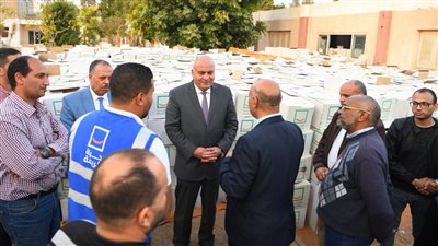 توزيع 65 ألف كرتونة مواد غذائية ضمن مبادرة حياة كريمة بقنا