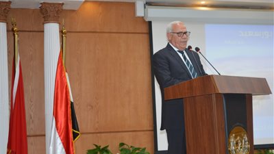 رفع درجة الاستعداد والتأكد من جاهزية صوامع وشون مواقع التخزين ببورسعيد