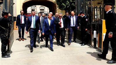 أمين عام الشيوخ يلتقى العاملين بالأمانة العامة لتهنئتهم بحلول شهر رمضان