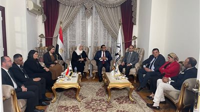 وزيرة التضامن تلتقي وفد 