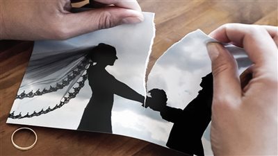 استشاري علاقات يكشف عن سبب زيادة نسب الطلاق (فيديو)