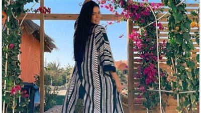 بإطلالة محتشمة.. الراقصة لورديانا تهنئ المصريين بشهر رمضان