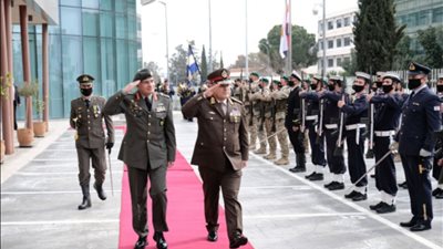 رئيس الأركان يعود إلى أرض الوطن بعد انتهاء زيارته الرسمية لجمهورية قبرص 