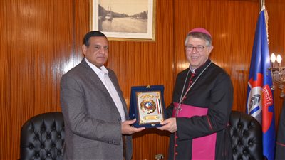 محافظ البحيرة يستقبل مطران الكنيسة الكاثوليكية للاتين في مصر (صور)