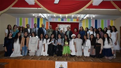 مدرسة العائلة المقدسة بالمنصورة تنظم مسابقة قصصية للطالبات 