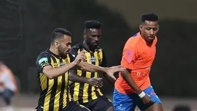 الفيحاء يطيح باتحاد جدة ويضرب موعدا مع الهلال في نهائي كأس خادم الحرمين 
