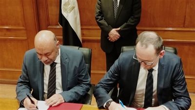 وزير قطاع الأعمال يشهد توقيع عقد استشارات بين “النصر للسيارات” و