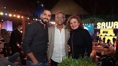 محمد الشرنوبي ينشر صورة مع يسرا ومحمد رجب ويعلق: 