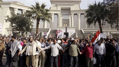 بعد عرضها بالاختيار 3.. قصة حصار الإخوان للمحكمة الدستورية