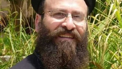 تعرف على التهم الموجهة للمتهم بقتل القمص 