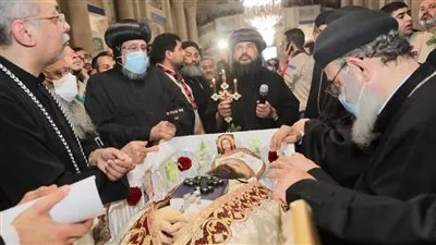 تشييع جنازة الكاهن أرسانيوس وديد بالكاتدرائية المرقسية بمحطة الرمل