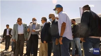 شاهد.. أسامة ربيع يتفقد قناة السويس للاستزراع السمكي 