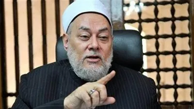 علي جمعة: المحافظ على صلاته يدخل في دائرة الخاشعين (فيديو)