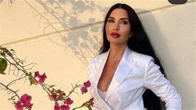 بالأبيض.. لاميتا فرنجية تخطف الأنظار في أحدث ظهور لها عبر 