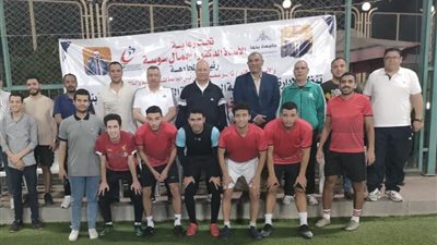 رئيس جامعة بنها يشارك طلابه فعاليات الدورة الرمضانية
