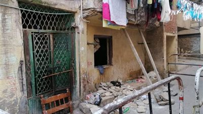 مصرع طفل وإصابة 3 آخرين في انهيار عقار بالإسكندرية