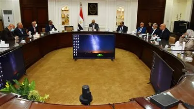  وزير الإسكان يتابع مشروعات المياه الجارى تنفيذها ضمن 