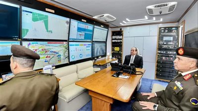 الرئيس السيسي يتفقد مركز عمليات التحكم للشبكة الوطنية للطوارئ والسلامة (فيديو)