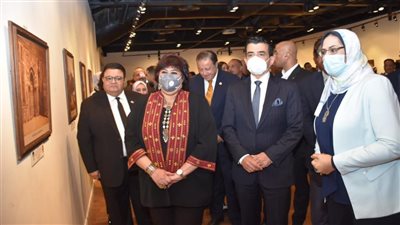 وزيرة الثقافة تفتتح 