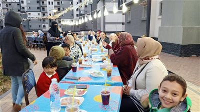 رئيس جامعة المنصورة الجديدة ينظم إفطارًا جماعيًا بسكن الطلاب (صور)