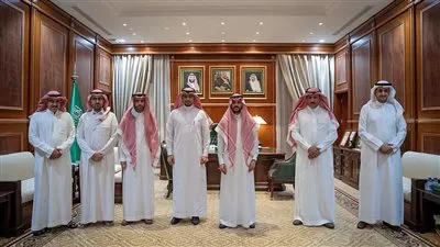 نائب أمير حائل يستقبل مدير عام الشؤون الصحية بالمنطقة