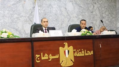 نائب محافظ سوهاج يعقد اجتماعا مع أعضاء وحدة 