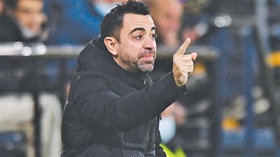 تشافي ينفجر في وجه جماهير برشلونة.. ويُعلق على الخروج من اليوروباليج