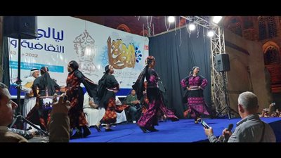 قنا للإنشاد الدينى تجذب جماهير المعز بمسرح الشاعر