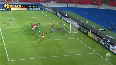 الأهلي يتقدم 2-1 على الرجاء المغربي في الشوط الأول