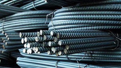 متى ستنخفض أسعارالحديد والأسمنت؟.. رئيس شعبة التطوير الصناعي باتحاد الصناعات يُجيب