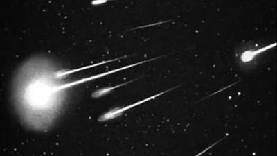 تمطر سماء مصر قريبا.. ما هي شهب الفيتارة؟