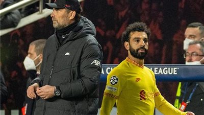 بعد مستواه المتراجع.. كلوب يحدد 5 بدلاء لمحمد صلاح في ليفربول