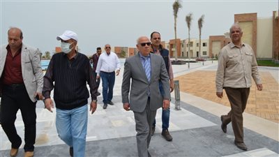 محافظ بورسعيد يتابع أعمال تطوير منتجع هلنان بورفؤاد