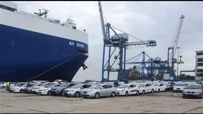 شحن 4600 طن صودا ك أو ية وتفريغ 1146 سيارة بموانئ بورسعيد