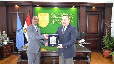 جامعة الإسكندرية توقع مذكرة تفاهم مع شركة أسمنت العامرية