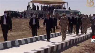 الرئيس السيسى يتابع بدء حصاد القمح وتحرك المعدات فى توشكى 