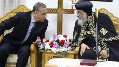محافظ سوهاج يهنئ البابا تواضروس والإخوة الأقباط بمناسبة عيد القيامة