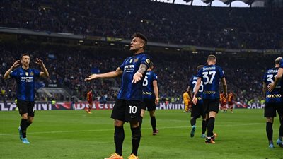 إنتر ميلان ينافس مانشستر يونايتد على ضم هداف أياكس