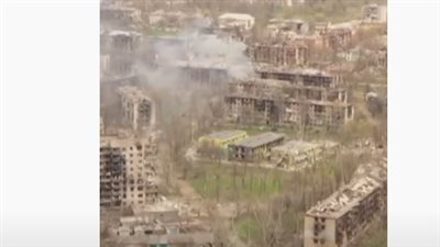 شاهد.. دمار كبير بمحيط مصنع آزوفستال المحاصر في أوكرانيا