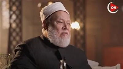 علي جمعة يوضح حكم جمع الصلوات اليومية وأدائها قبل النوم (فيديو)