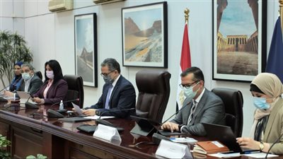 “السياحة والآثار والتنمية المحلية والبيئة” تعاون مشترك استعدادًا المناخ 