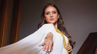بالأبيض.. نيللي كريم تخطف الأنظار في أحدث ظهور لها عبر 