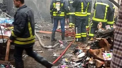 10 سيارات إطفاء للسيطرة على حريق المنشية بالإسكندرية