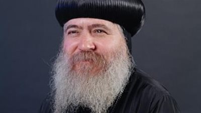 الأنبا باخوم يستقبل قيادات سوهاج للتهنئة بعيد القيامة والخماسين