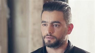 هاني سلامة يشارك جمهوره بصورة جديدة له