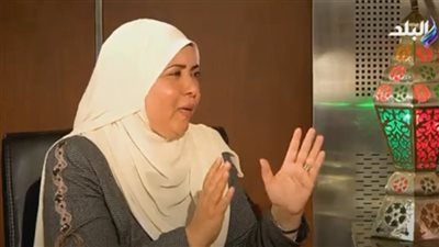 أستاذة تفسير: عمل المرأة في منزلها تؤجر عليها.. واغتنموا المتبقي من رمضان (فيديو)