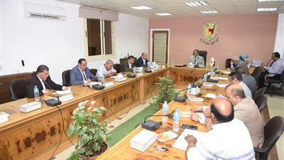 مجلس جامعة سوهاج يقرر بدء امتحانات نهاية العام فى الأول من يونيو وإعلان الجداول الأسبوع المقبل